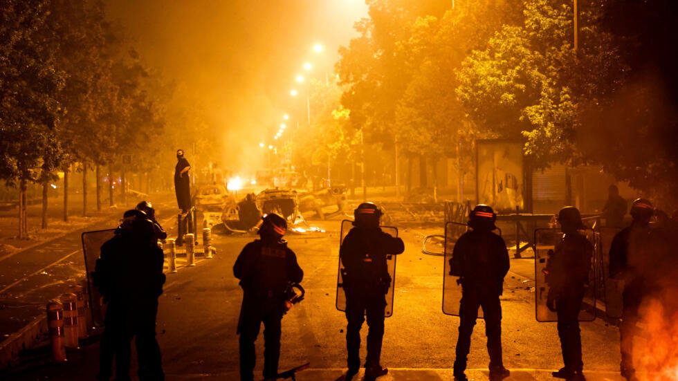 Disturbios en Francia/P24