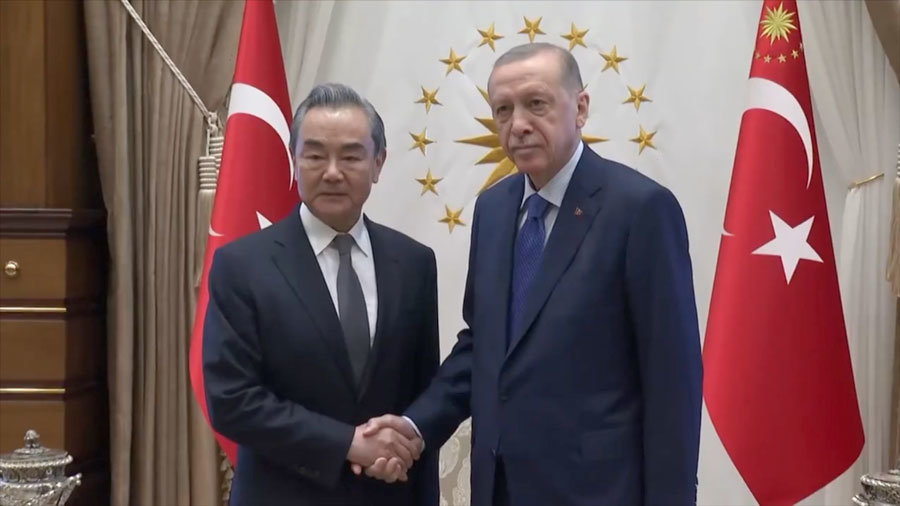 el-presidente-de-turquia-recep-tayyip-erdogan-y-el-ministro-de-exteriores-de-china-wang-yi-9610