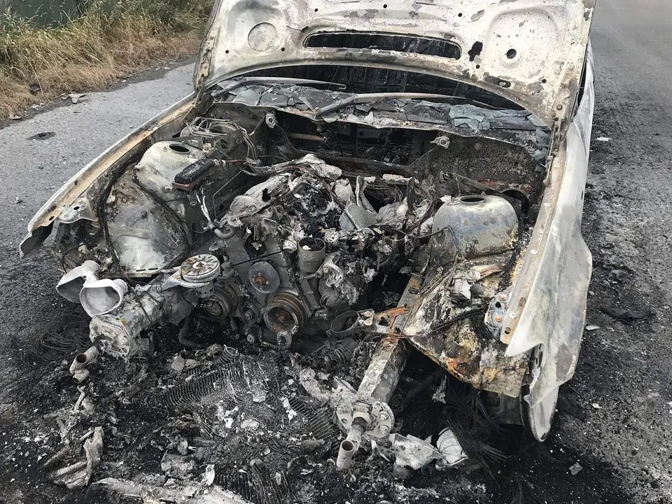 Carro incinerado