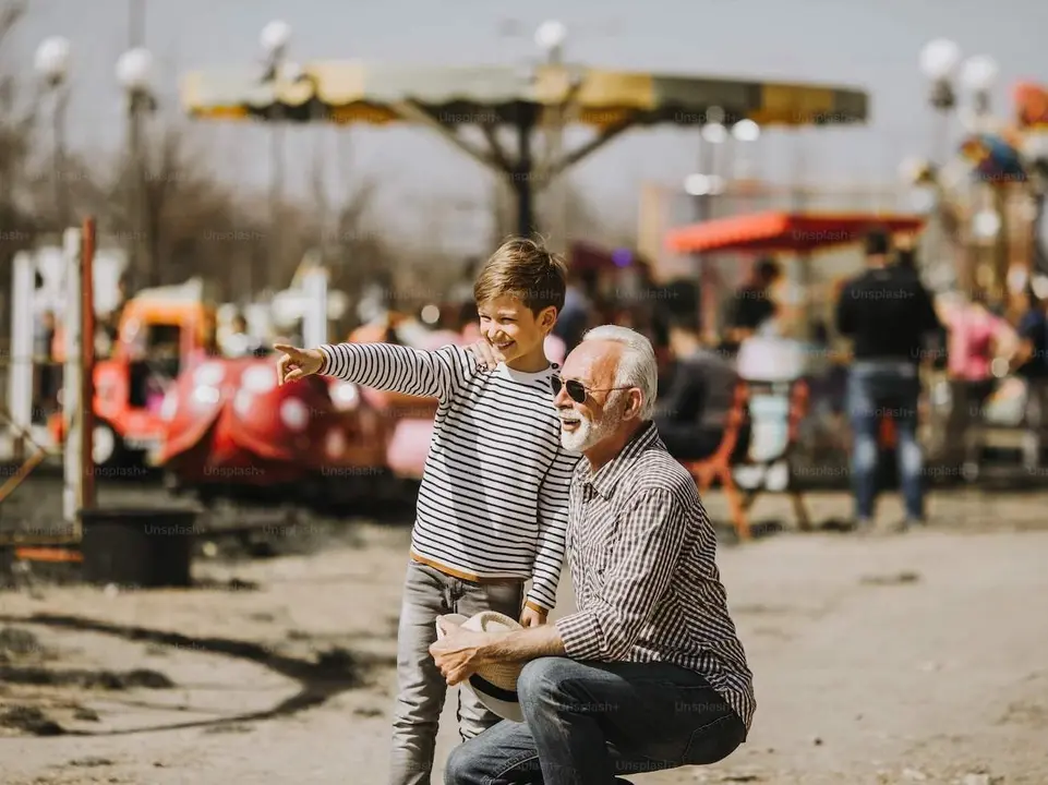 Abuelo y nieto/UNSPLASH