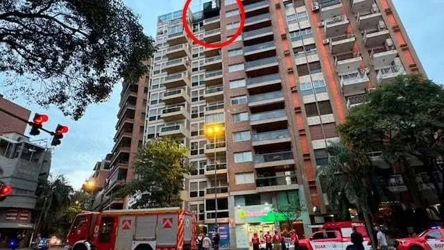 Edificio incendiado/ Cadena3