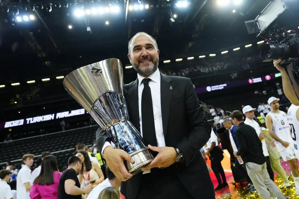 Entrenador Chus Mateo