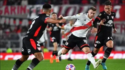 El River/El Nacional