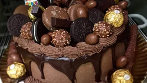 Pastel de la Reina del Cisne