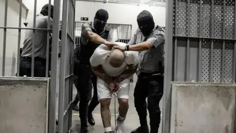 Detenido en El Salvador