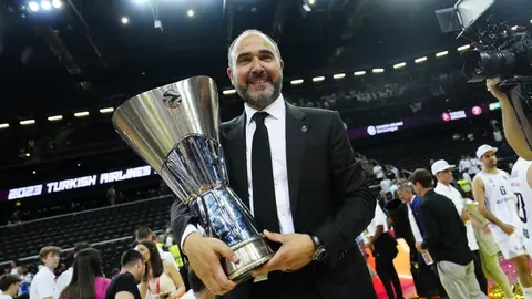 Entrenador Chus Mateo