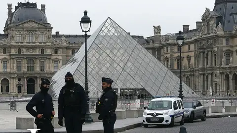 Museo de Louvre bajo resguardo policial