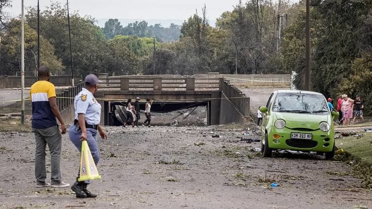 Explosión en Sudáfrica dejó 18 fallecidos