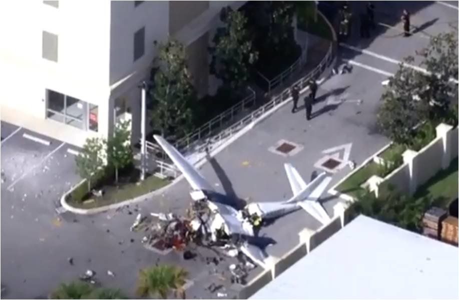 En Florida hallan otros dos cuerpos sin vida del choque de avionetas