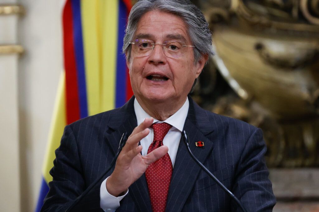Ecuador anunció que ha decidido expulsar al embajador de Argentina