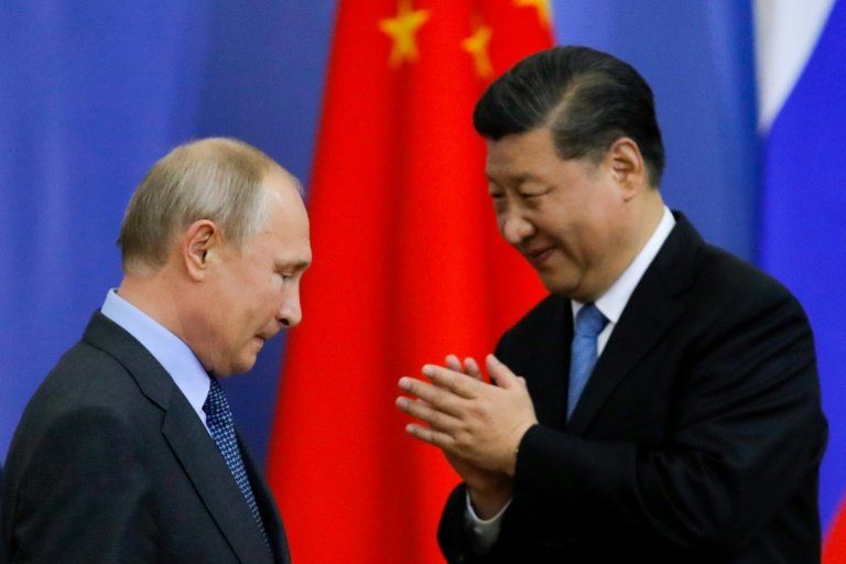 Putin y Xi Jinping finalizaron su reunión informal en el Klemin