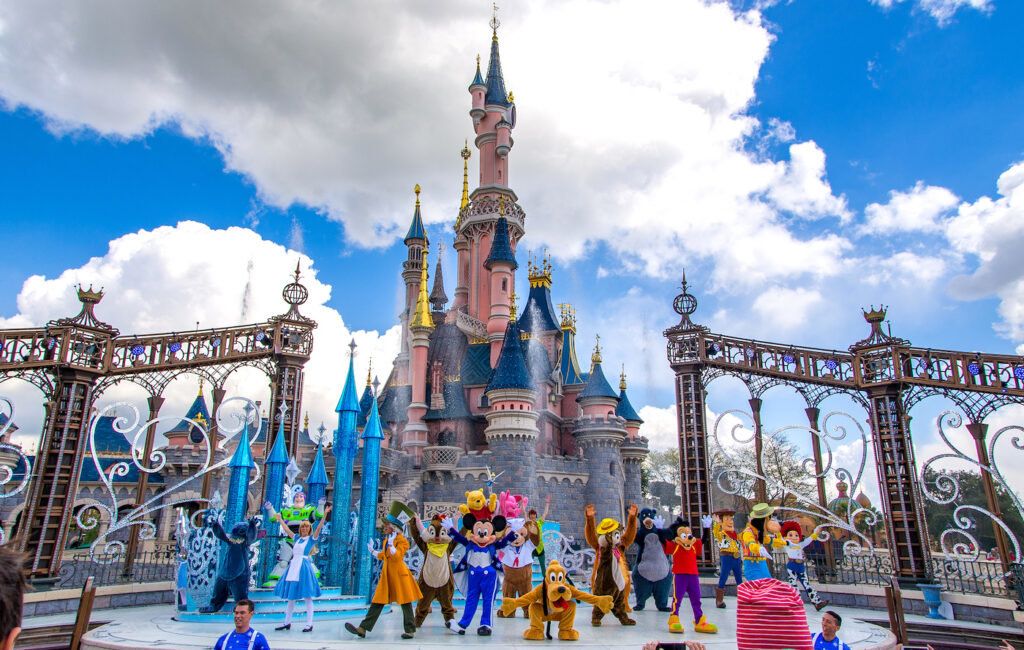 Disney iniciará los despidos escalonados de 7.000 empleados