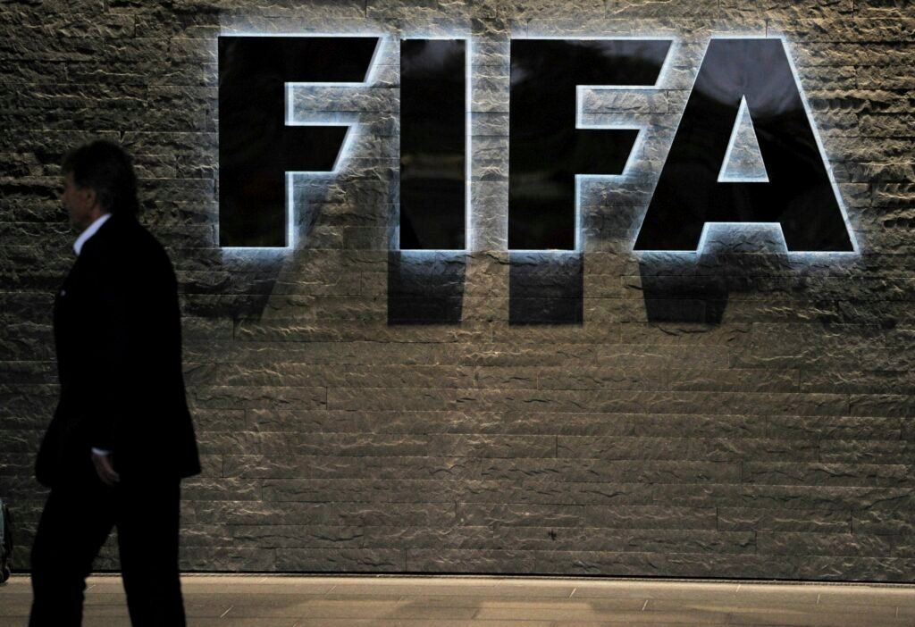 FIFA decide retirar a Indonesia de la organización del Mundial sub-20