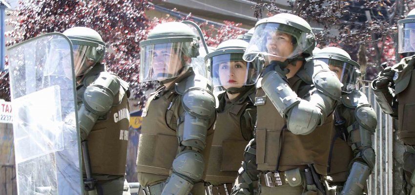 ¡En Chile! Han condenado a 3 agentes policiales por golpear a un haitiano