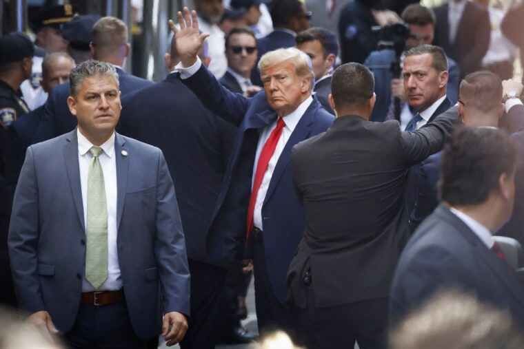 Trump pide que se reduzcan los fondos al FBI y al Departamento de Justicia