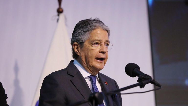 Tras contraer una infección el presidente ecuatoriano fue hospitalizado