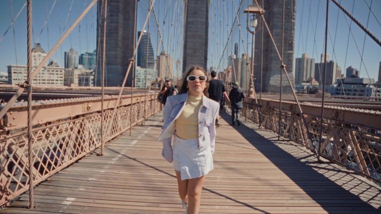 Anabella Queen debuta su tema 11:11