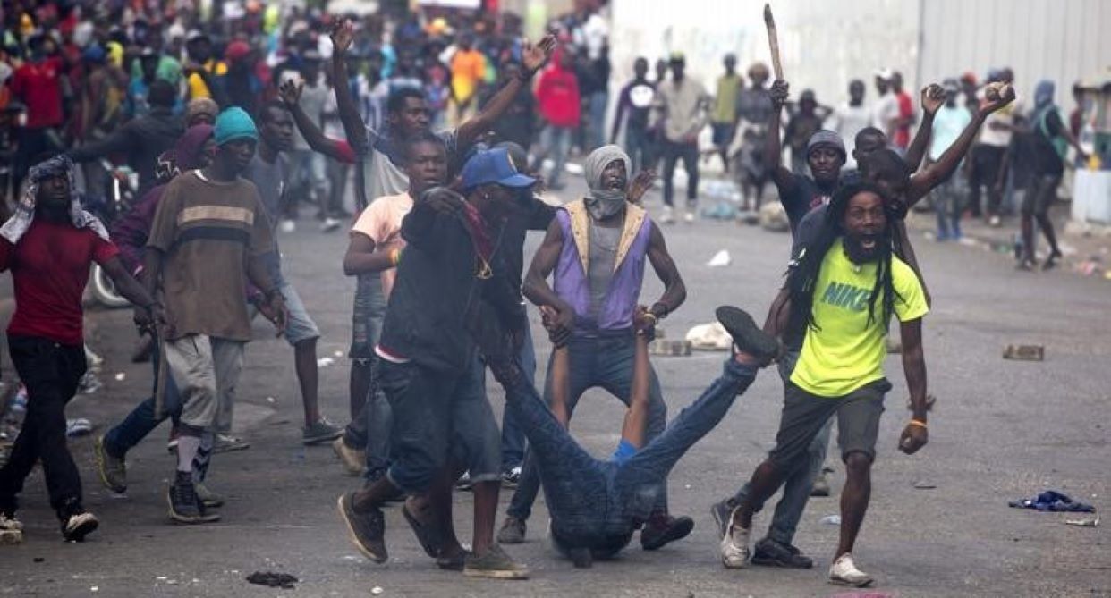 Enfrentamientos entre bandas rivales dejan 70 muertos y 40 heridos en Haití