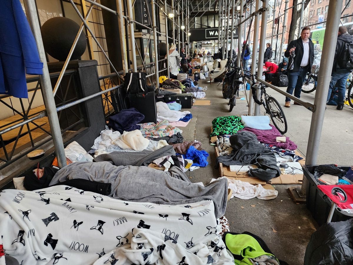 Crisis migratoria en Nueva York: solicitan suspender norma de acogida