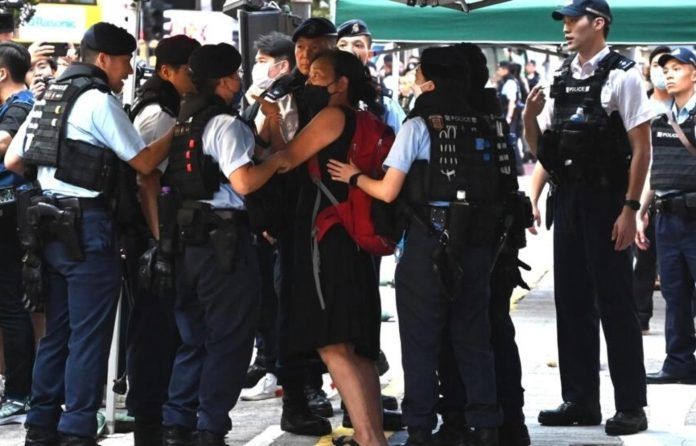 En Hong Kong en el 34º aniversario de Tiananmen arrestaron a una activista