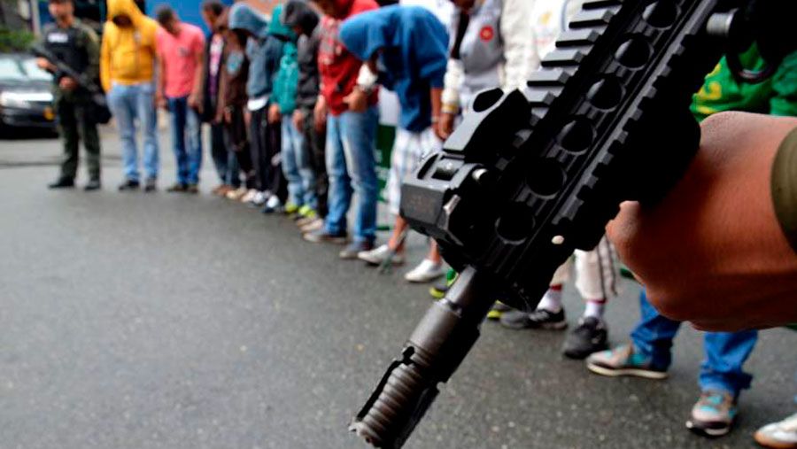 Medellín da un paso hacia la paz: Gobierno y bandas criminales instalan mesa de diálogo