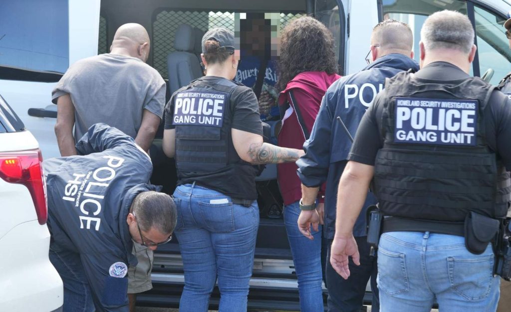 Detienen a 53 dominicanos en Puerto Rico mientras trabajaban en un hotel