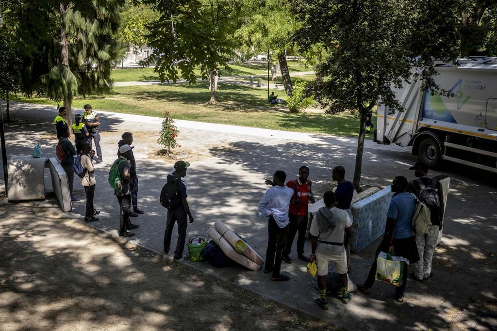 Cerca de 30 inmigrantes subsaharianos viven en la calle en Málaga sin recursos