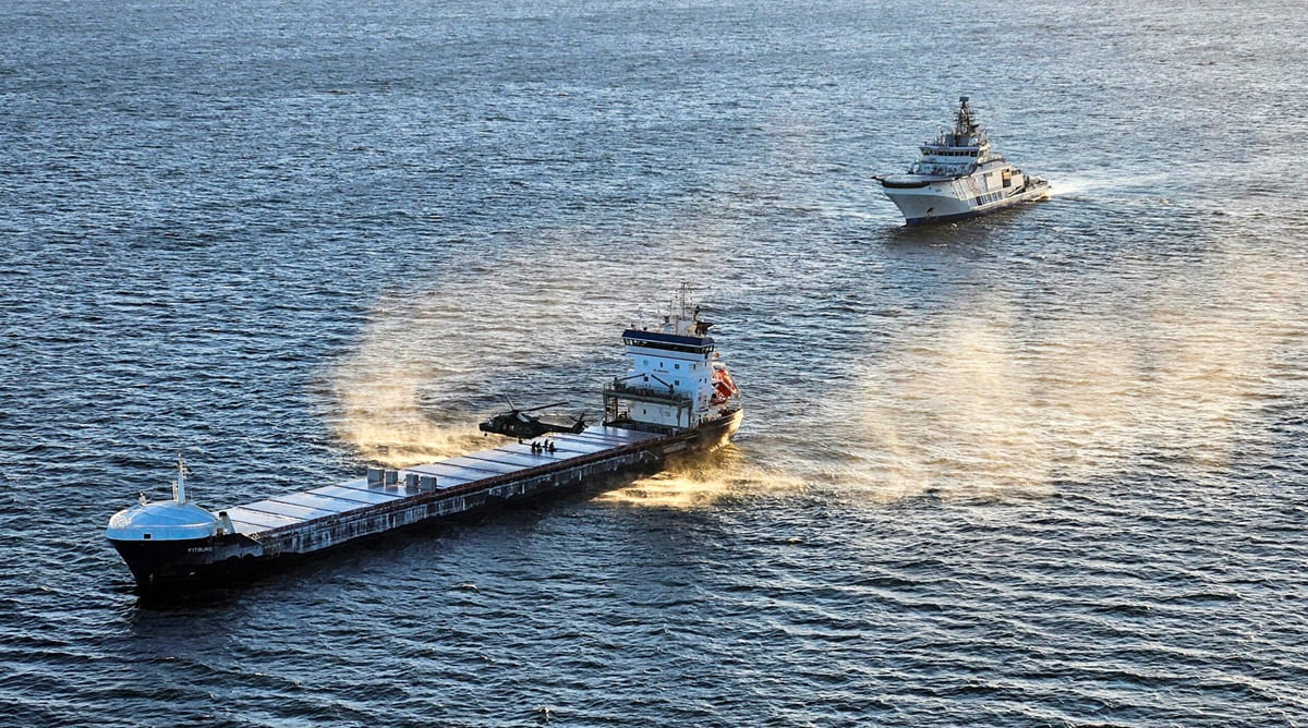La policía letona aborda un buque tras daños a un cable de telecomunicaciones submarino