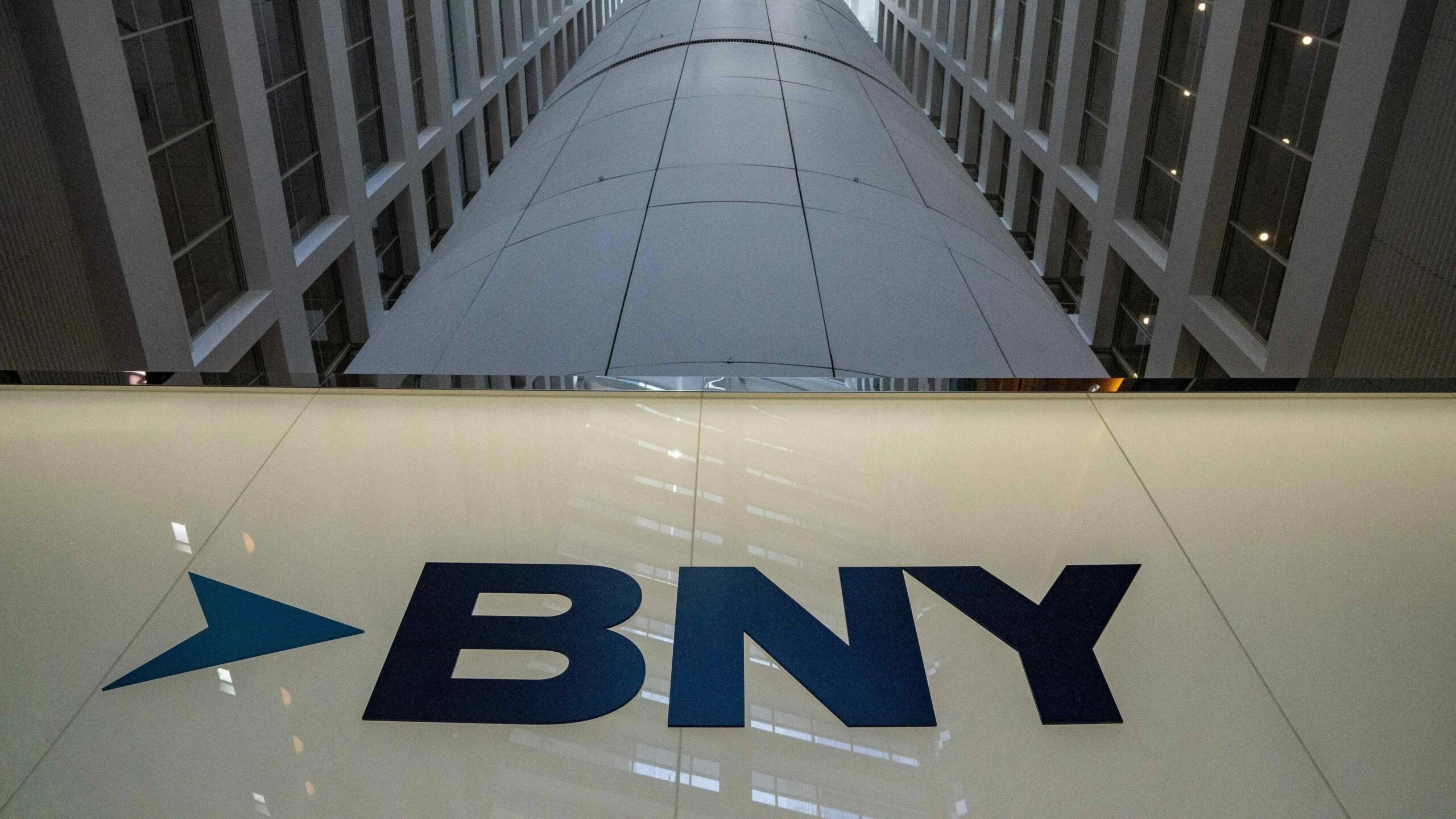 BNY incorpora blockchain al registro de US$8,6 billones en fondos de inversión
