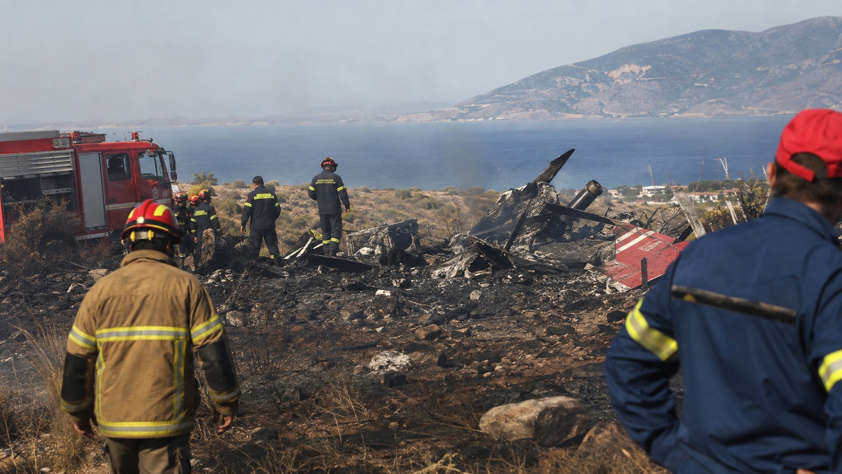 Dos muertos al chocar dos helicópteros antiincendios cerca de Atenas